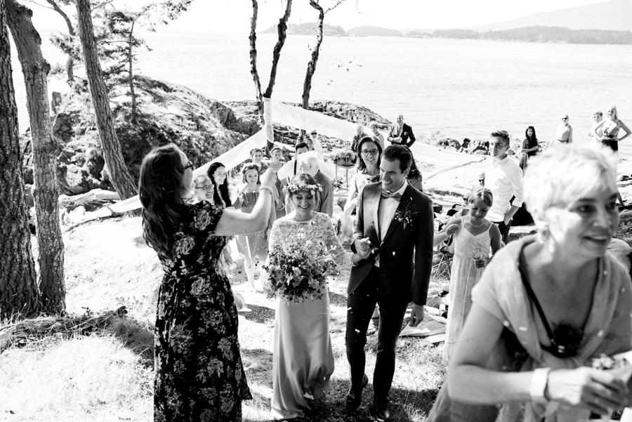 bowen island wedding photographer (104).jpg