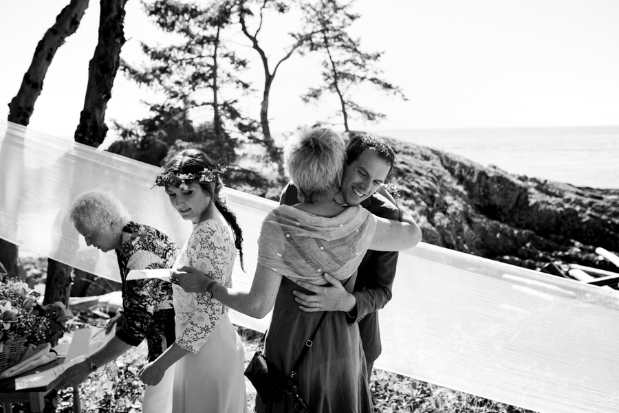 bowen island wedding photographer (99).jpg
